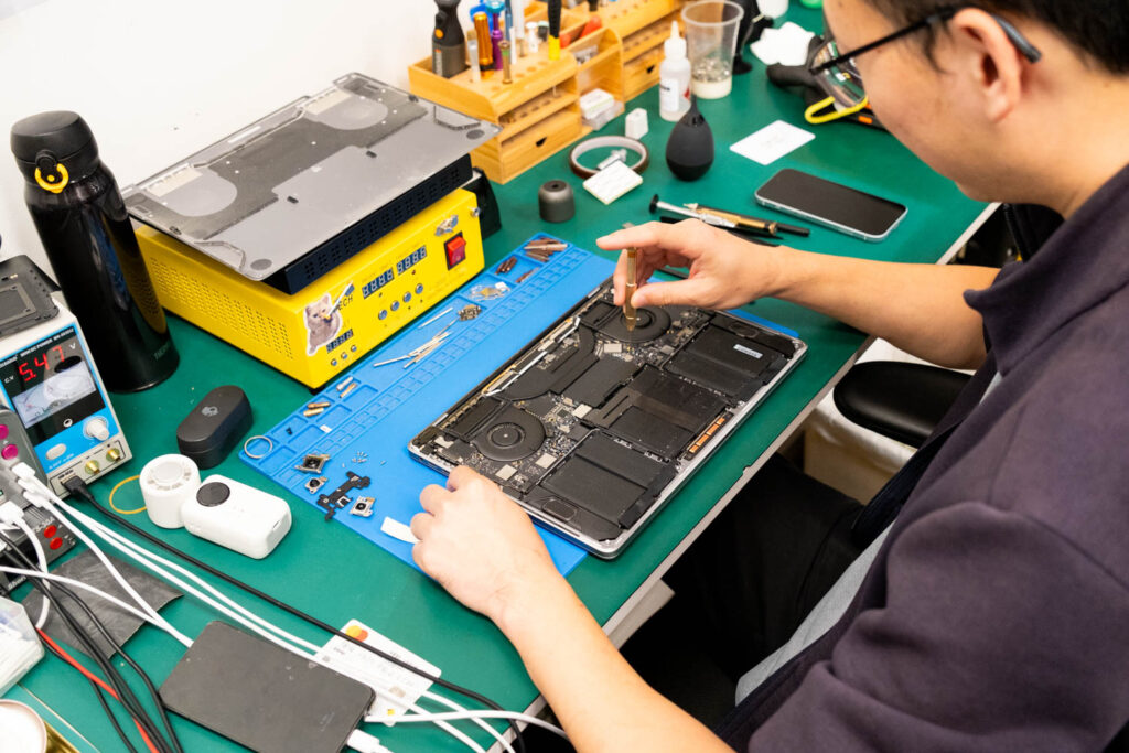 Laptop repair 02
