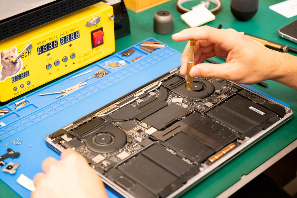 Laptop repair 03